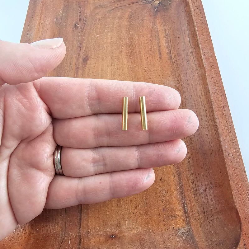 Luxe Bar Studs - Gold