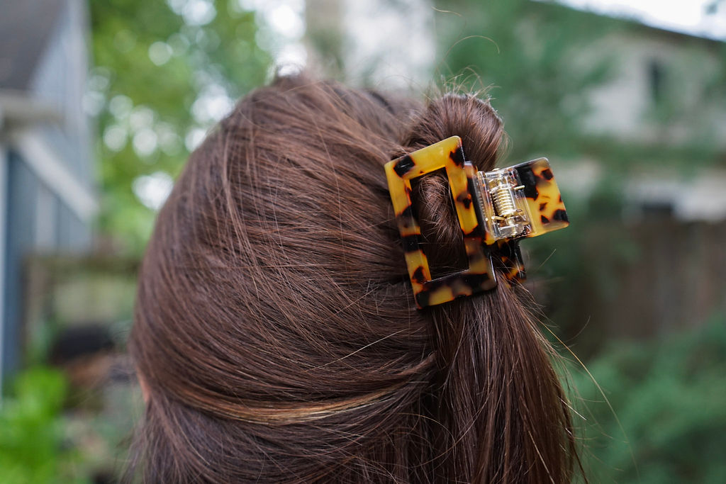 Carly Hair Claw - Tortoise