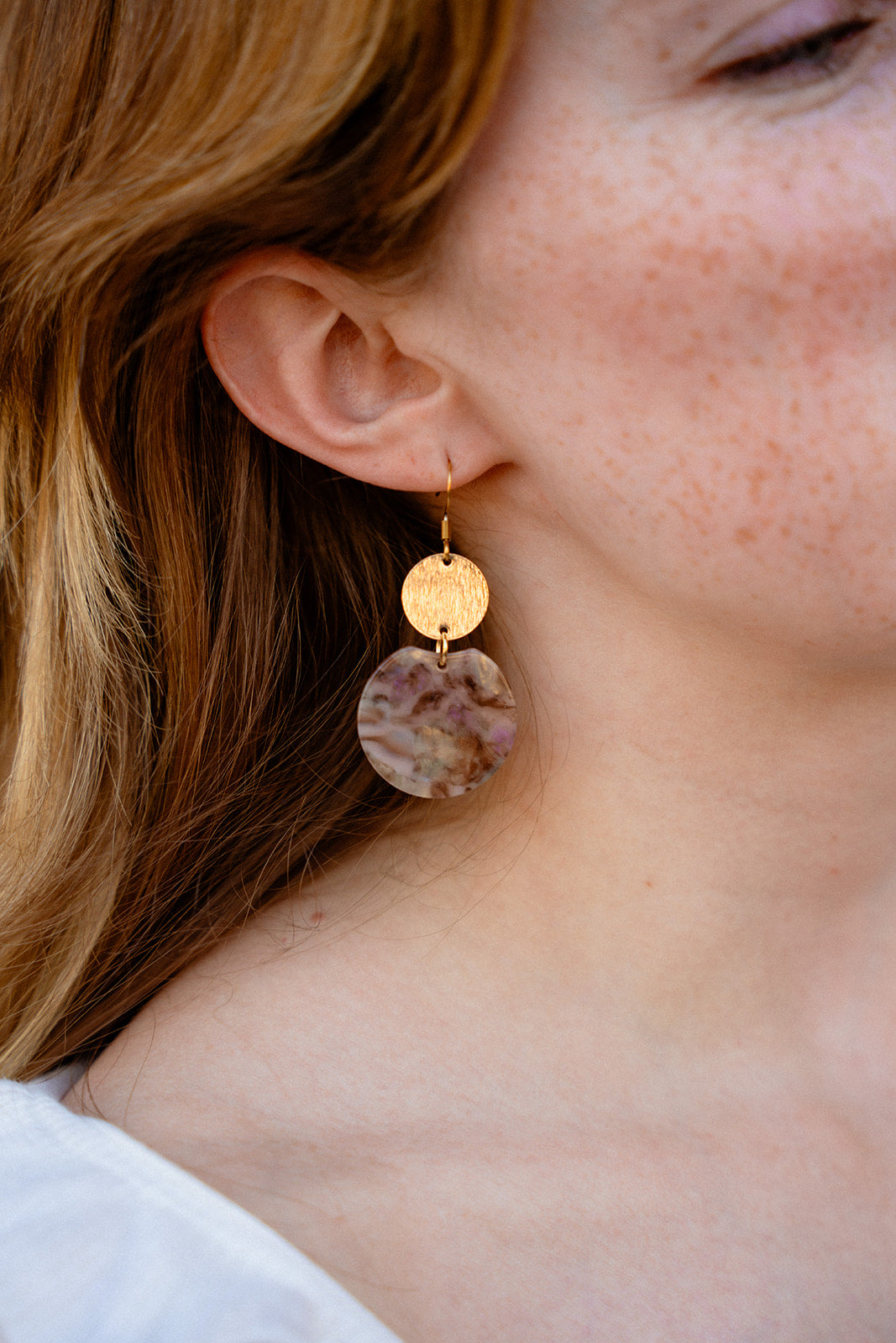 Zoey Mini Earrings - Shimmering Taupe