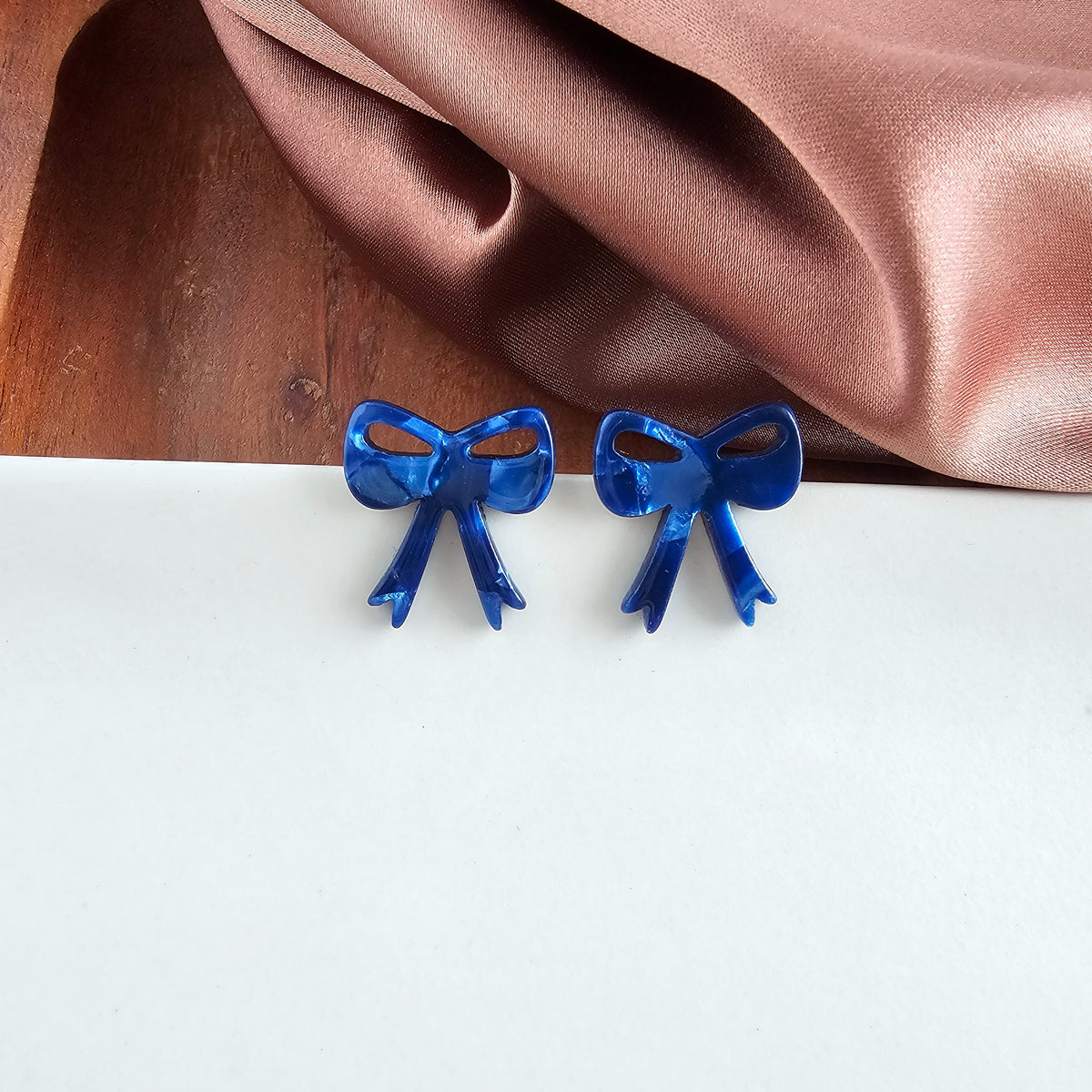 Bow Studs - Navy