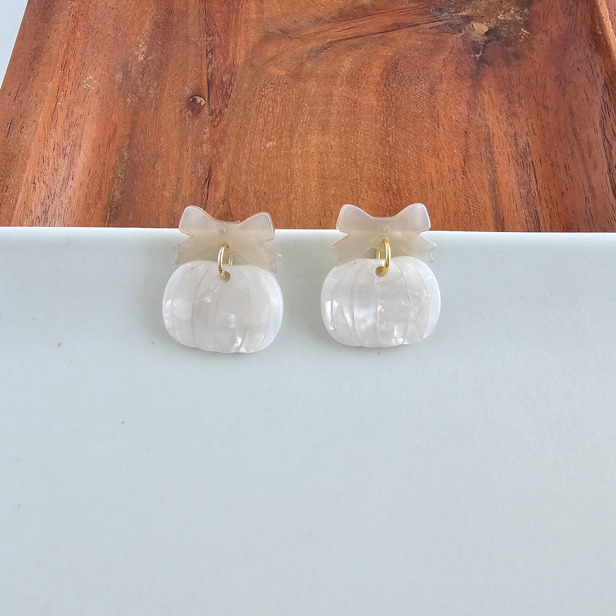 Bow Pumpkin Patch Earrings - Cashmere & Cream