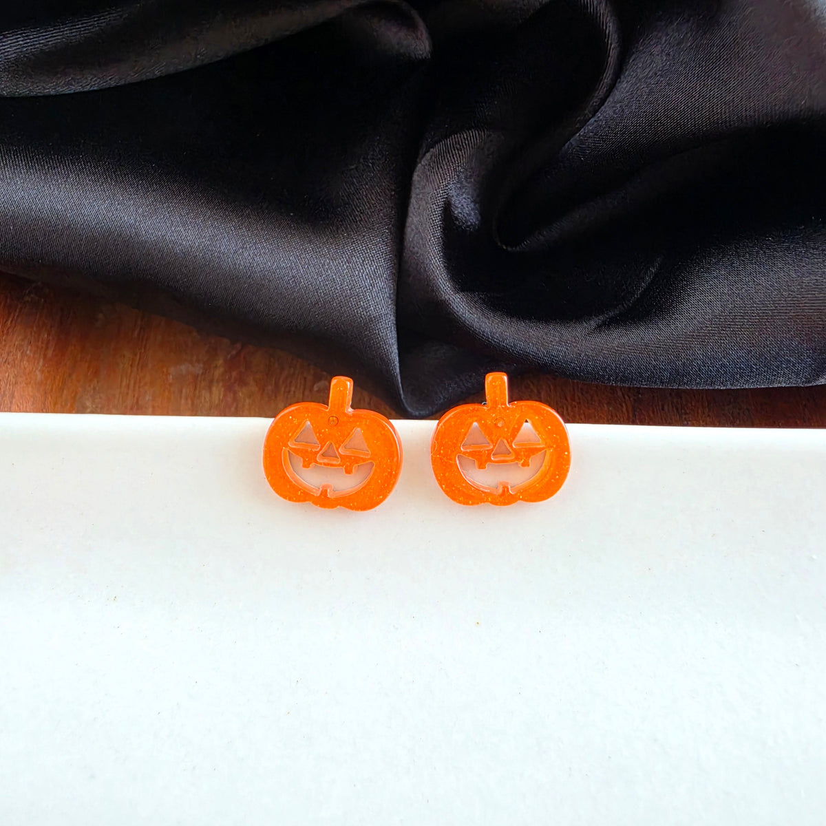 Jack O' Lantern Pumpkin Studs - Orange Glitter