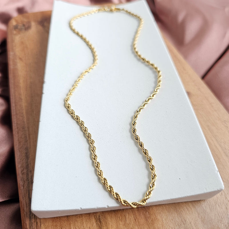 Luxe Gold Rope Chain 16